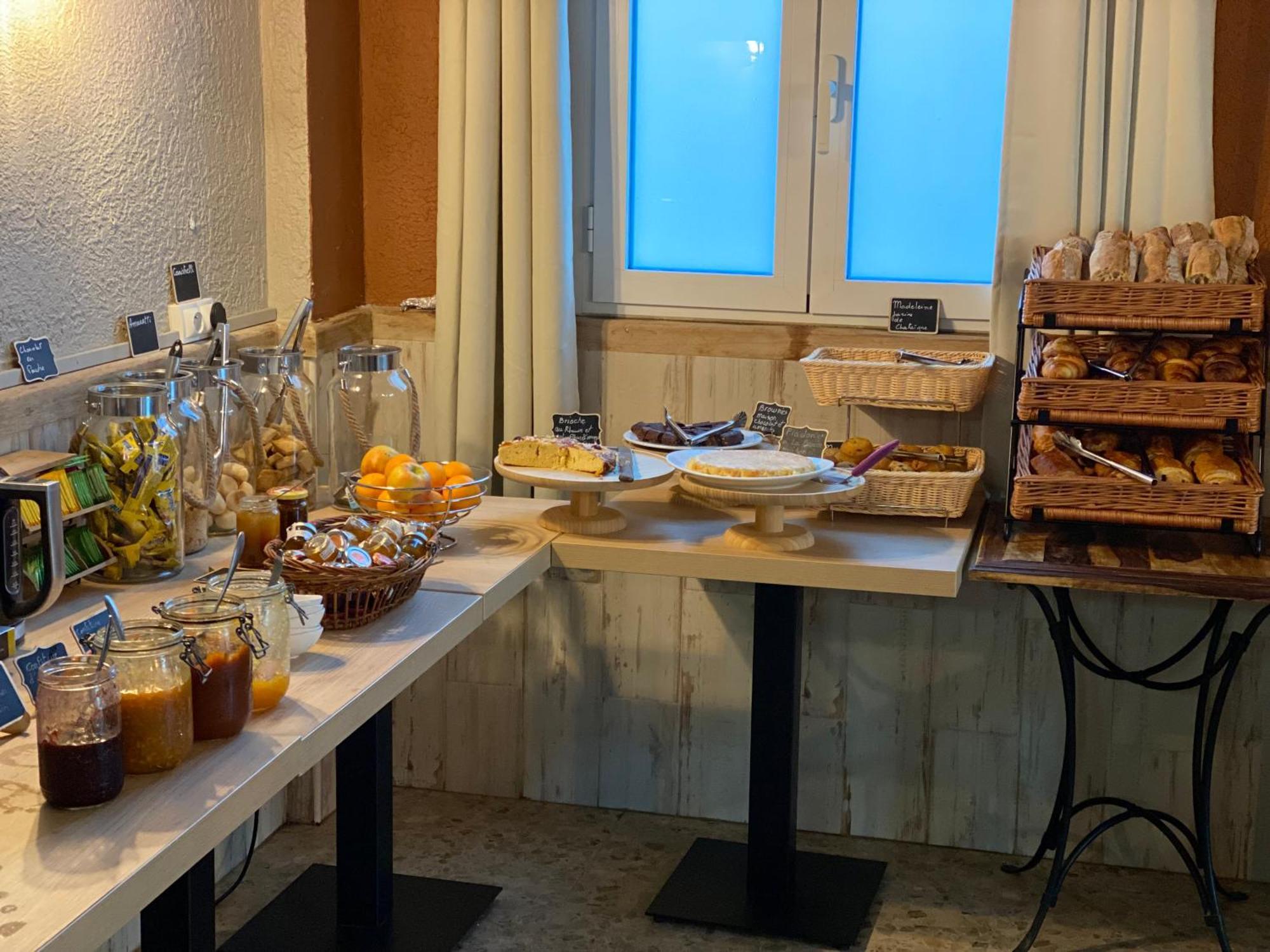 Hotel Le Grillon LʼÎle-Rousse エクステリア 写真