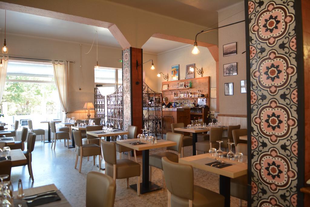 Hotel Le Grillon LʼÎle-Rousse エクステリア 写真
