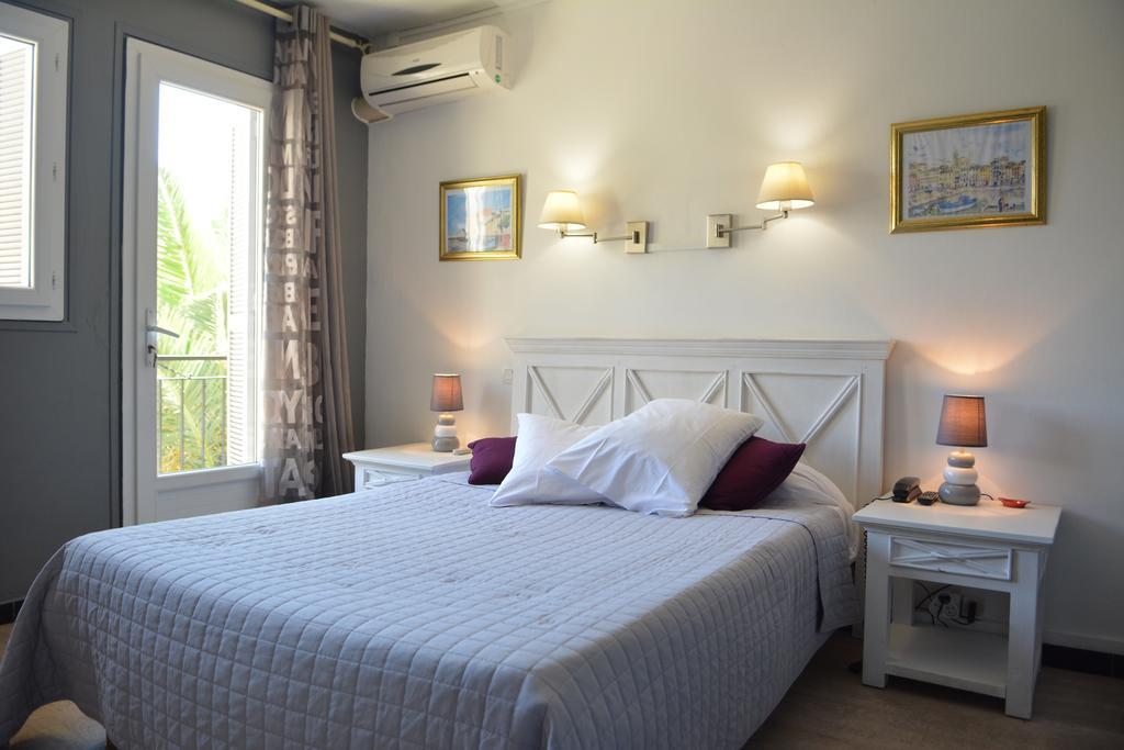 Hotel Le Grillon LʼÎle-Rousse エクステリア 写真