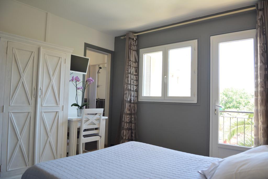 Hotel Le Grillon LʼÎle-Rousse エクステリア 写真