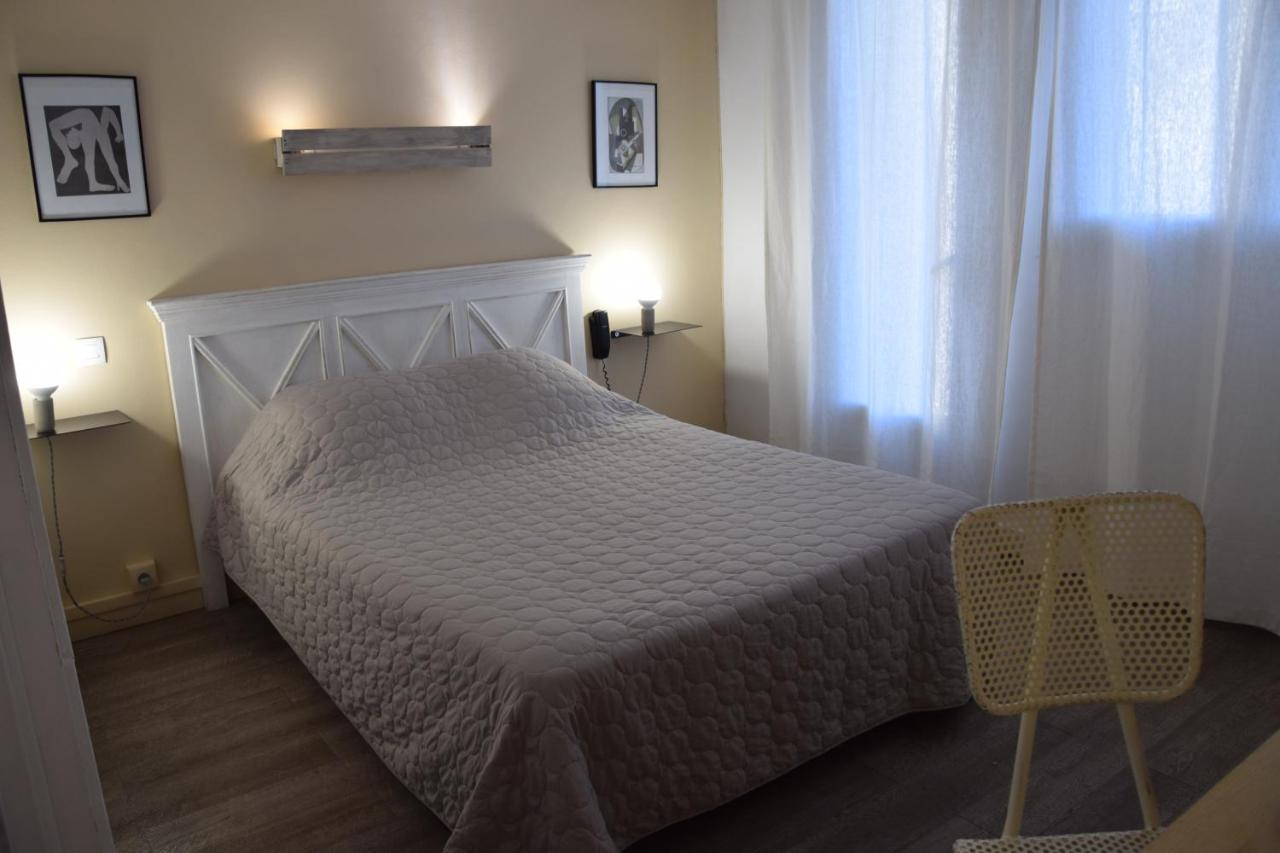 Hotel Le Grillon LʼÎle-Rousse エクステリア 写真