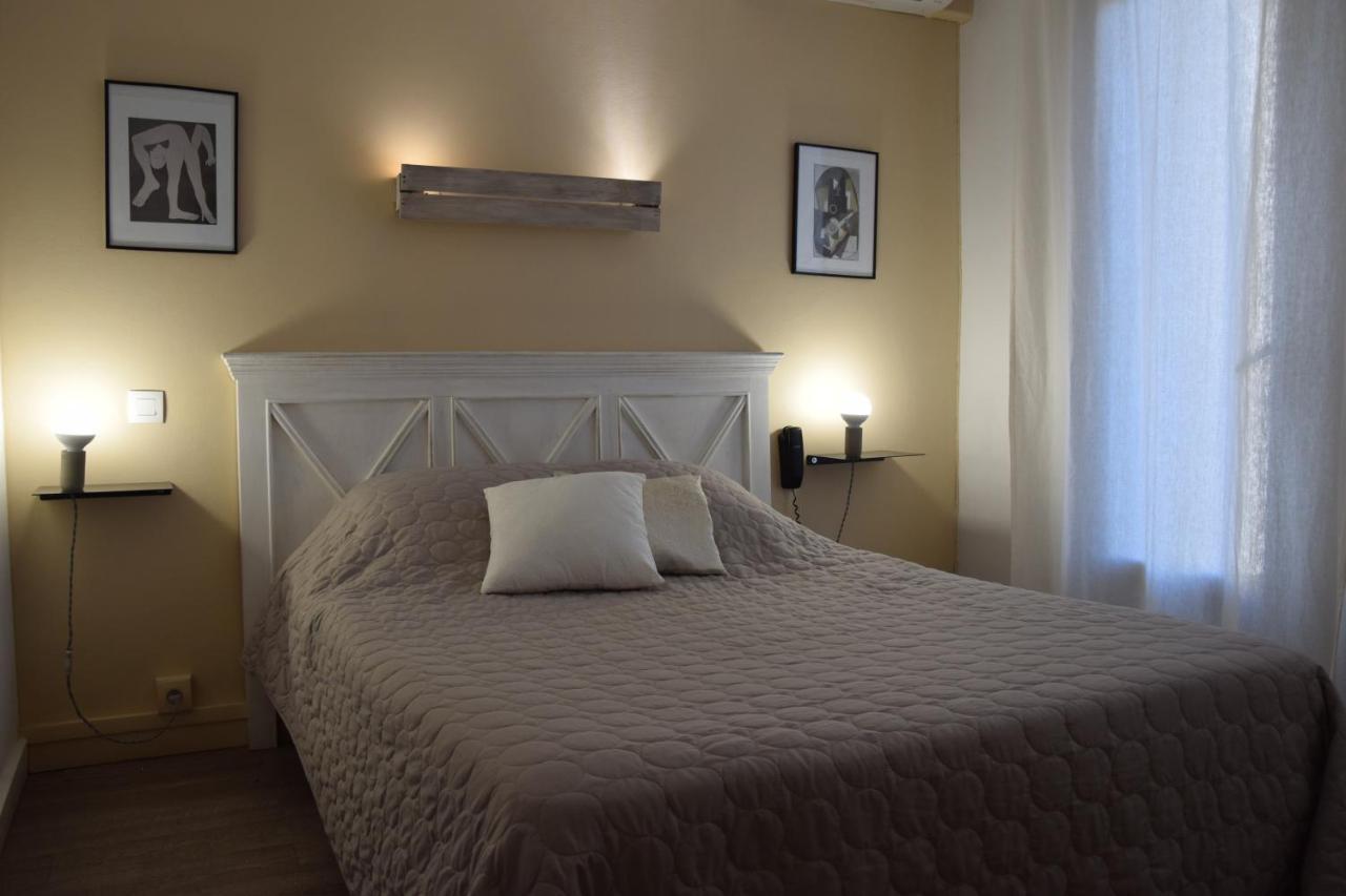 Hotel Le Grillon LʼÎle-Rousse エクステリア 写真